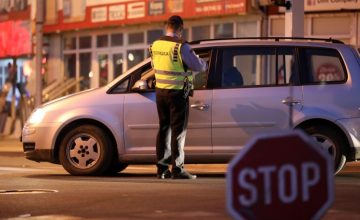 Дваесетгодишник уапсен кај Подмоље оти возел без возачка, одземено и возилото