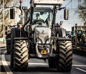 Земјоделците од цела Грција попладнево на протест во центарот на Атина