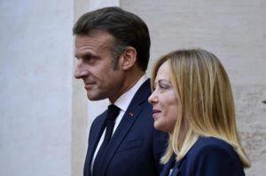 Дипломатски конфликт по смртта на десничарски активист – Макрон и Мелони во отворена „војна“