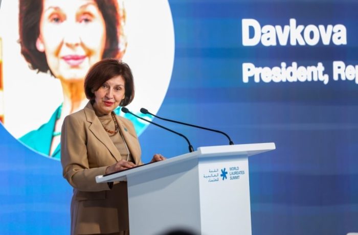 СИЉАНОВСКА ВО ДУБАИ: На самитот е најавено учество на над 35 шефови на држави и влади, 150 владини делегации со 6.000 учесници