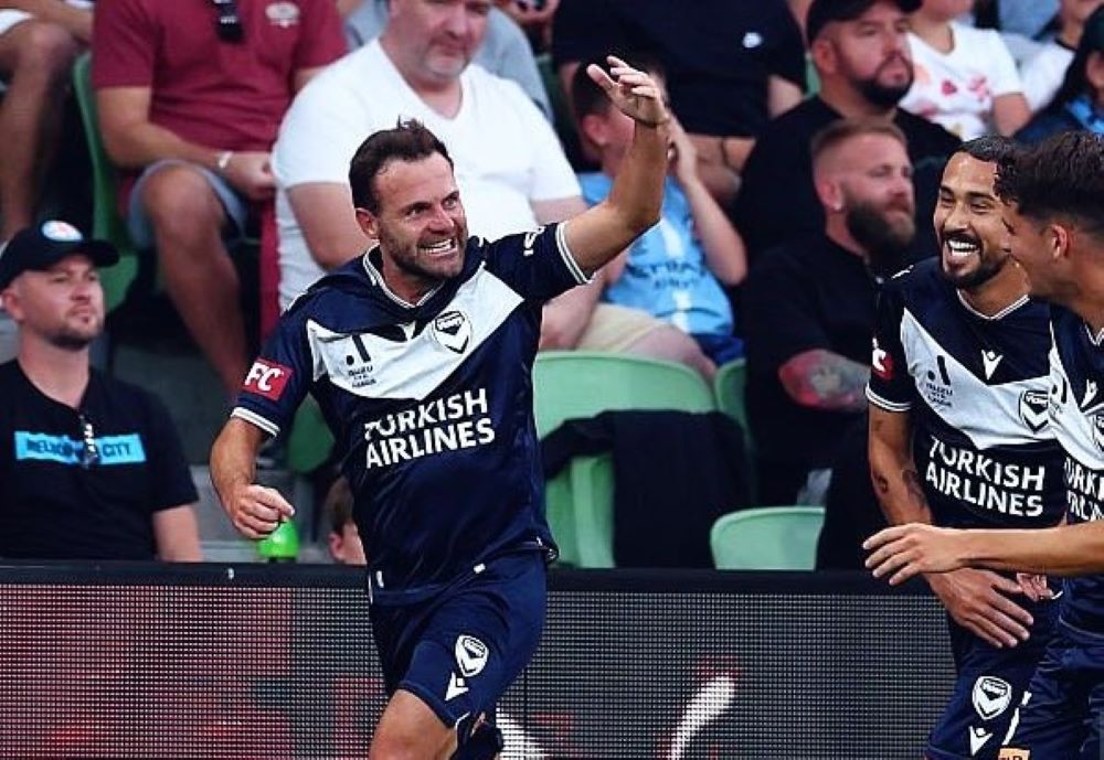 Класата е вечна: Мата даде гол од 40 метри на дербито на Мелбурн (ВИДЕО)