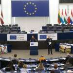 Европскиот парламент го одложи гласањето за спроведувањето на царинскиот договор меѓу ЕУ и САД