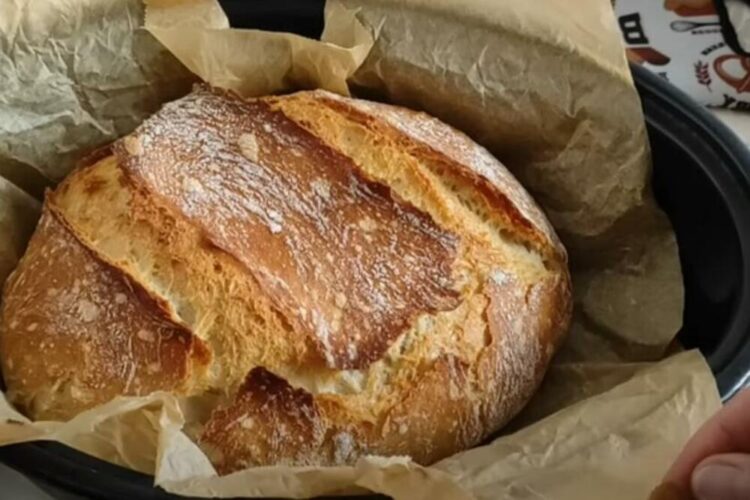 РЕЦЕПТ НА ДЕНОТ: Најлесен рецепт за домашен леб