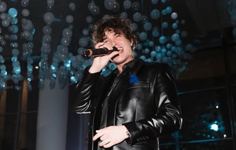 Шокантната изјава на пејачот ги згрози луѓето: „Сите го галат стомакот на бремена жена, но никој не го прави она што му треба на мажот“