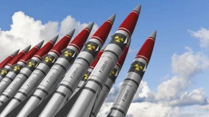 ЗАХАРОВА: Лондон и Париз со конкретни акции се подготвуваат да ѝ испорачаат нуклеарно оружје на Украина, си играат заедно со Киев