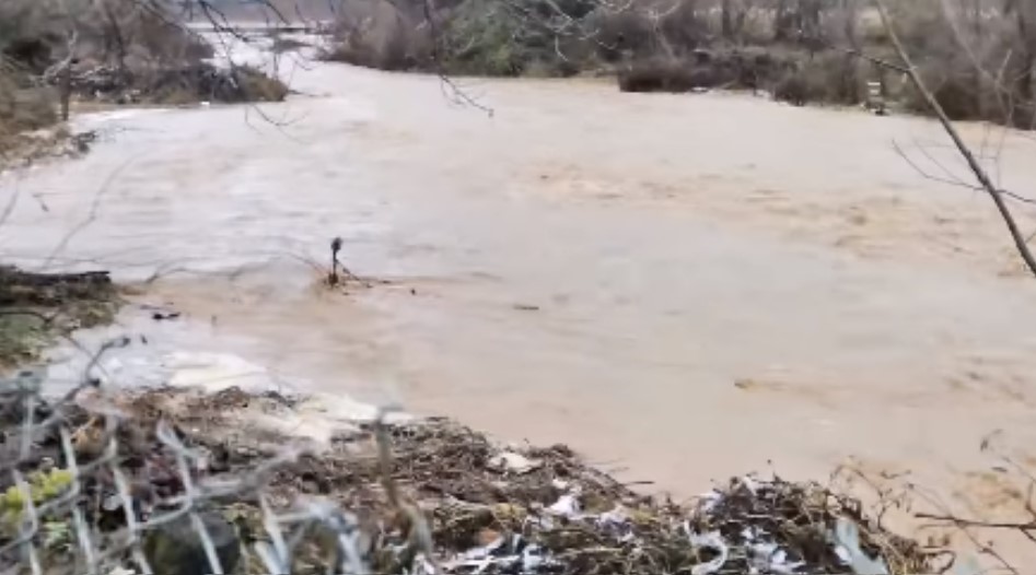 Реките достигнаа критично ниво по обилните врнежи