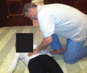 Нова жртва: Епстин ме испрати во Велика Британија да имам секс со принцот Ендрjу