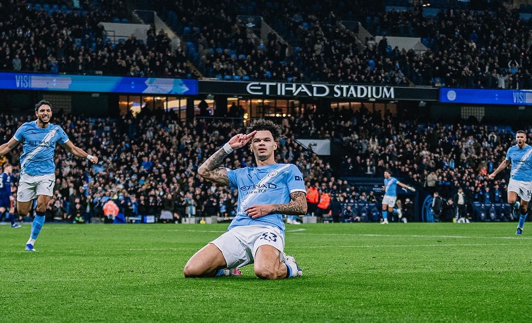 Сити го трола Јунајтед: Време е за шишање (ФОТО)