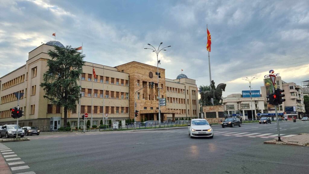 Собранието во среда ќе ги разгледа оставките на Бислимовски и Ристовска