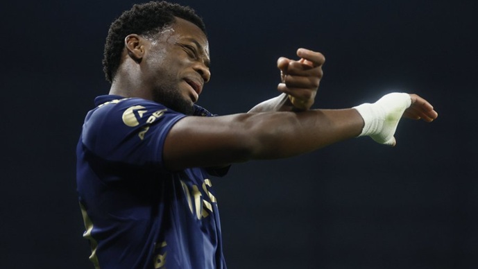 Го најавуваа како нова ѕвезда во Премиерлигата, а за една година смени три клуба