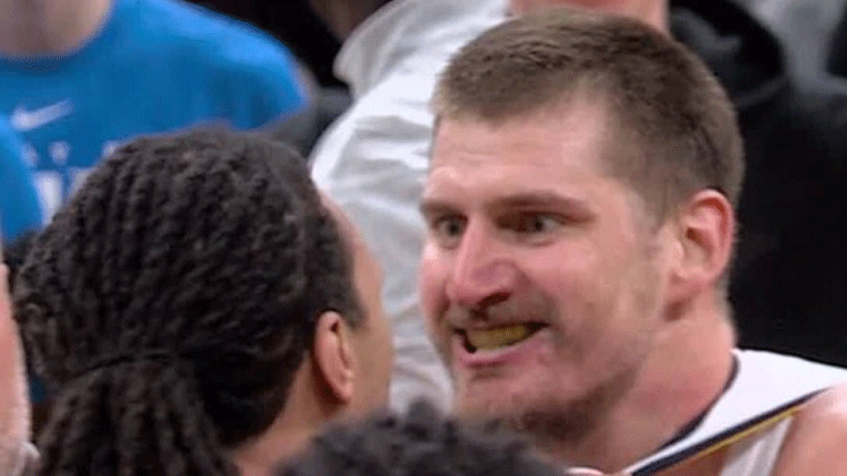 Јокиќ збесна откако беше фаулиран на подмолен начин (Видео)