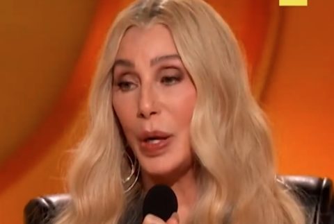 „Не сум многу добра во ова“ – Музичката икона предизвика скандал на Греми наградите (видео)