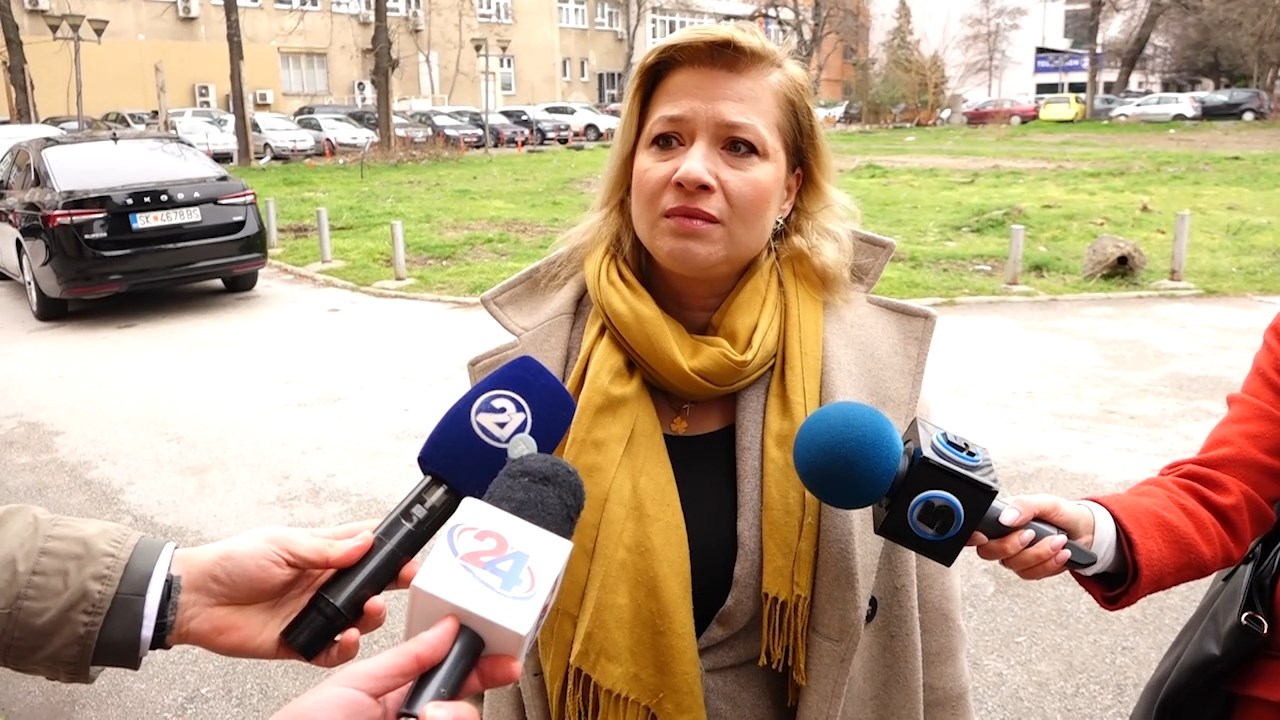 Пратениците денеска пешки на работа