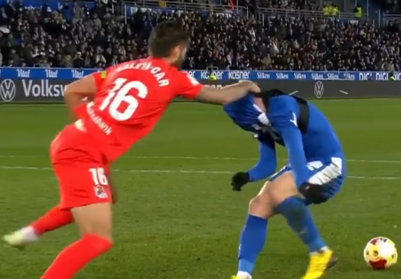 Во историја на фудбалот немало ваков пенал, коментаторите се смееја