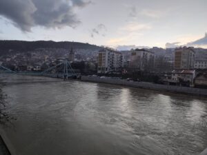 Вардар само што не се излеа во центарот на Велес