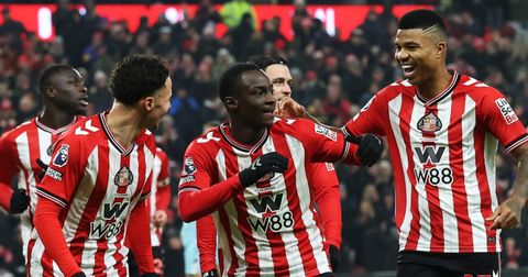 ВИДЕО: Гол за аплаузи во Сандерленд, сонот за Европа живее