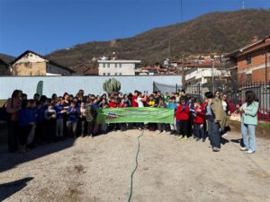 Продолжуваат активностите за раззеленување и уредување на училишните дворови во рамките на проектот „Зелена иднина: од градинка до училиште“, кој компанијата dm drogerie markt