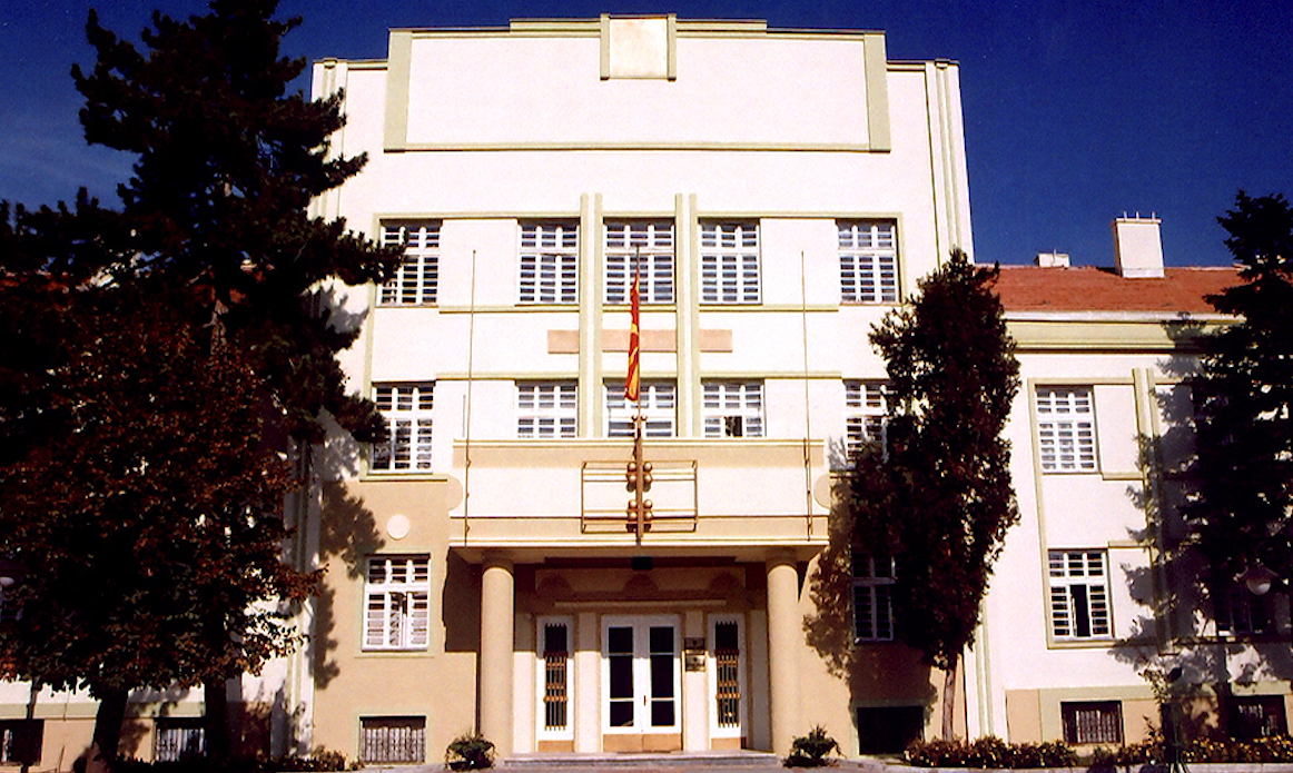 Илјадници евра за проценителите, а само по десетина за оштетените од земјотресот во Битола