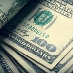 Владините трошоци го турнаа глобалниот долг на рекордно високо ниво од речиси 350 трилиони долари