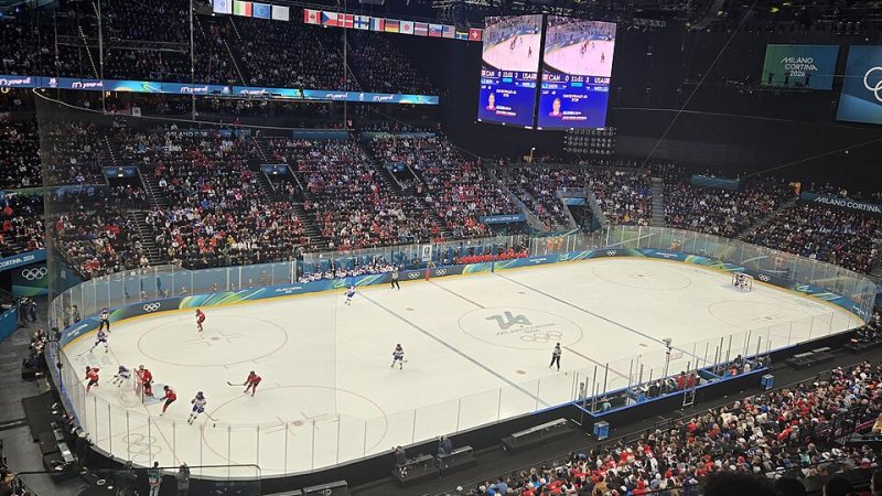 Женскиот хокеарски тим на САД кои го освоија златниот медал ја одби поканата од Трамп да присуствува на обраќањето за состојбата на Унијата