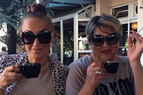 Гога Секулиќ објави емотивна фотографија од нејзината покојна мајка во прегратка на татко ѝ