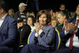 Меѓу сексизмот и сензационализмот: Каде исчезна достоинството во политичката реторика?