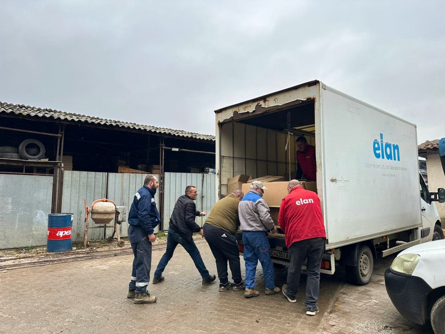 Lamia Proof донира итна водена заштита за погодените семејства во Кичево