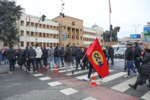 ССМ го блокираше Собранието, бара минимална плата од 600 евра и зголемување на сите останати плати за 6.000 денари