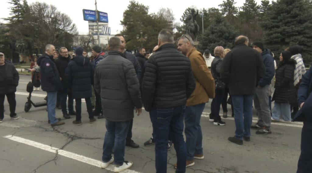 Протест на ССМ-за власта политички, опозицијата со поддршка – Мицкоски: Не поддржуваме политички инструирани самонаречени водачи