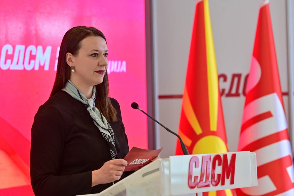 (Видео) Младеновска: Власта тера луксуз и тендери, а крати 3 милиони евра за болните од ретки болести