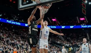 Кошмар за Димитријевиќ и Баерн: Ефес со тројка во последната секунда го освои Минхен