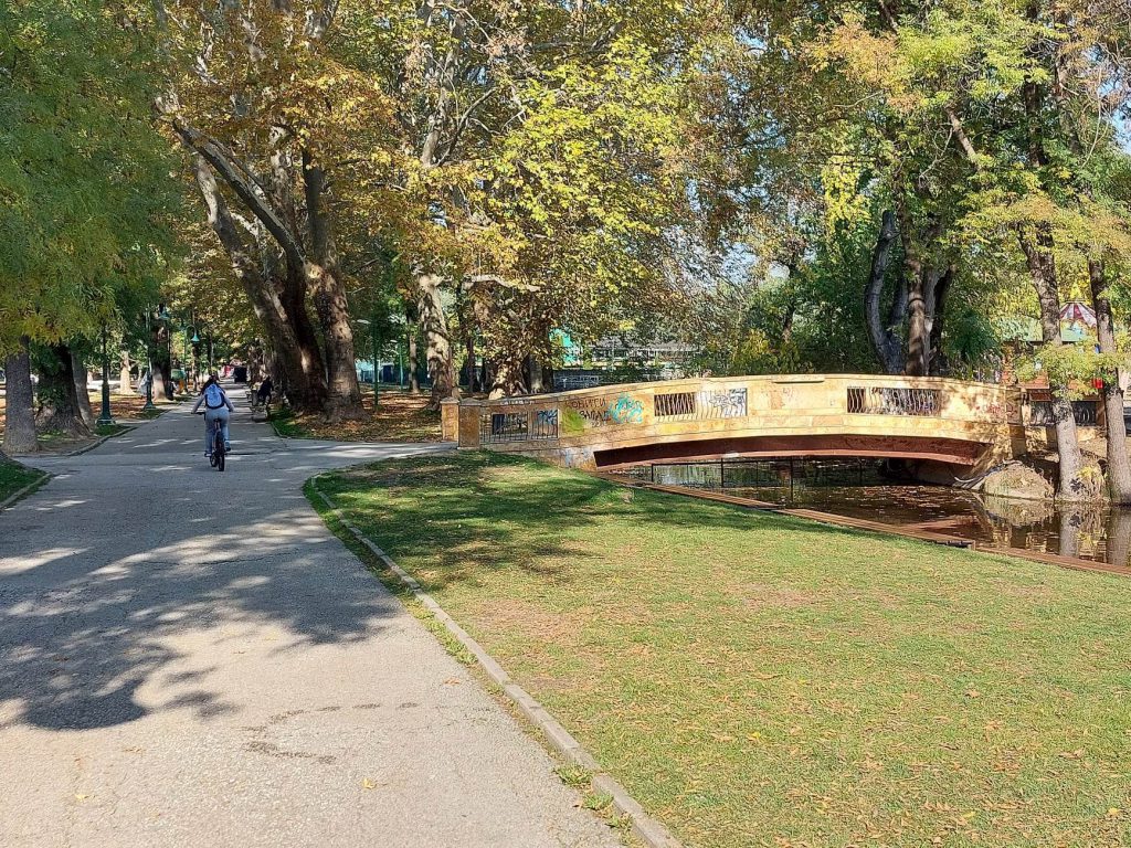 Времето денеска: Сончево со мала до умерена локална облачност