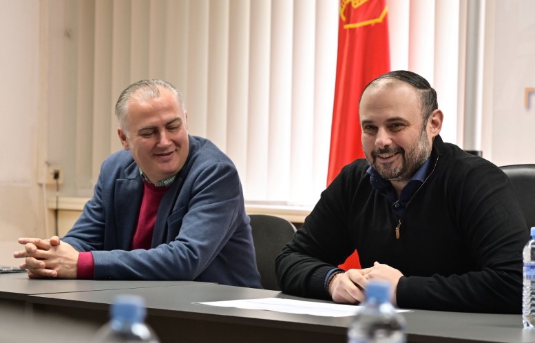 БРТ нема да поминува по средишното зеленило, туку по крајните ленти