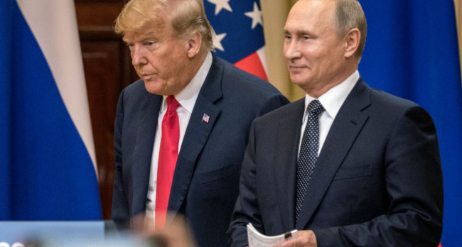 ТРАМП МУ КАЖА НА ПУТИН ДА ЈА ЗАВРШИ ВОЈНАТА ВО УКРАИНА И РАЗМИСЛУВА ДА ГИ УБЛАЖИ САНКЦИИТЕ ЗА РУСКАТА НАФТА