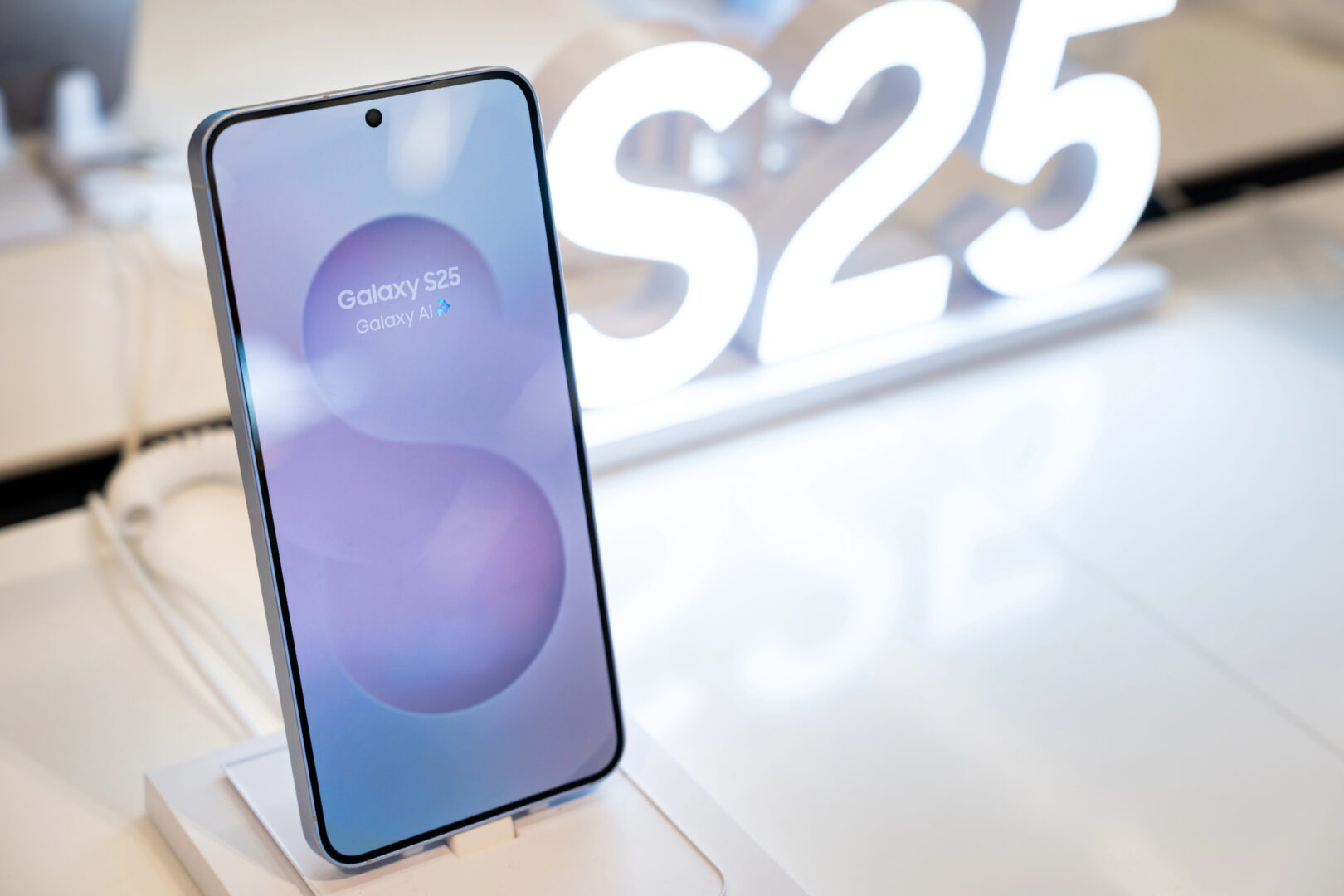 Сопственици на Samsung уреди, внимавајте: Вашиот телефон од сега ќе се рестартира сам – ќе бидете изненадени