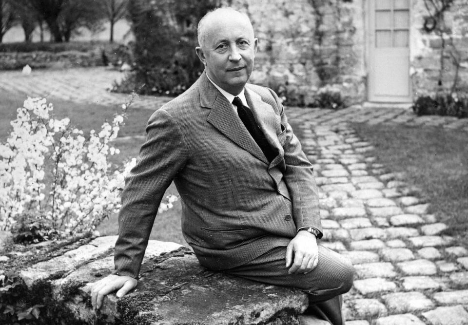 Ова се 6 знаци на неуредна жена: тврди Кристијан Диор