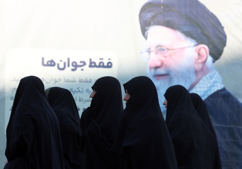 Убиени и ќерката зетот и внукот ајатолахот Али Хамнеи, јавуваат иранските медиуми