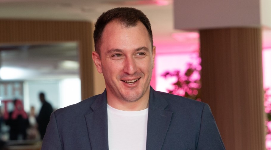 Роаминг како дома оваа година? Андоновски: Македонија ќе биде земја со исполнети услови за Роаминг