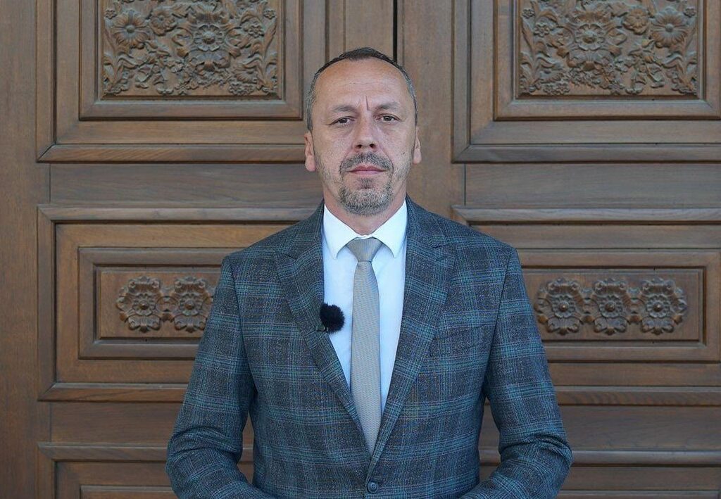 Пратеникот на ВМРО-ДПМНЕ, Бране Петрушевски, јавно објави лични податоци на членови на ССМ