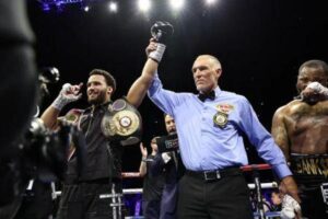 Мозес Итаума го уништи Френклин и се движи кон светската титула