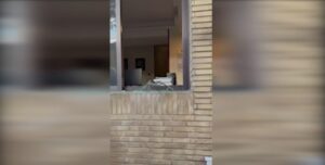 ВИДЕО: Оштетена српската амбасада во Техеран