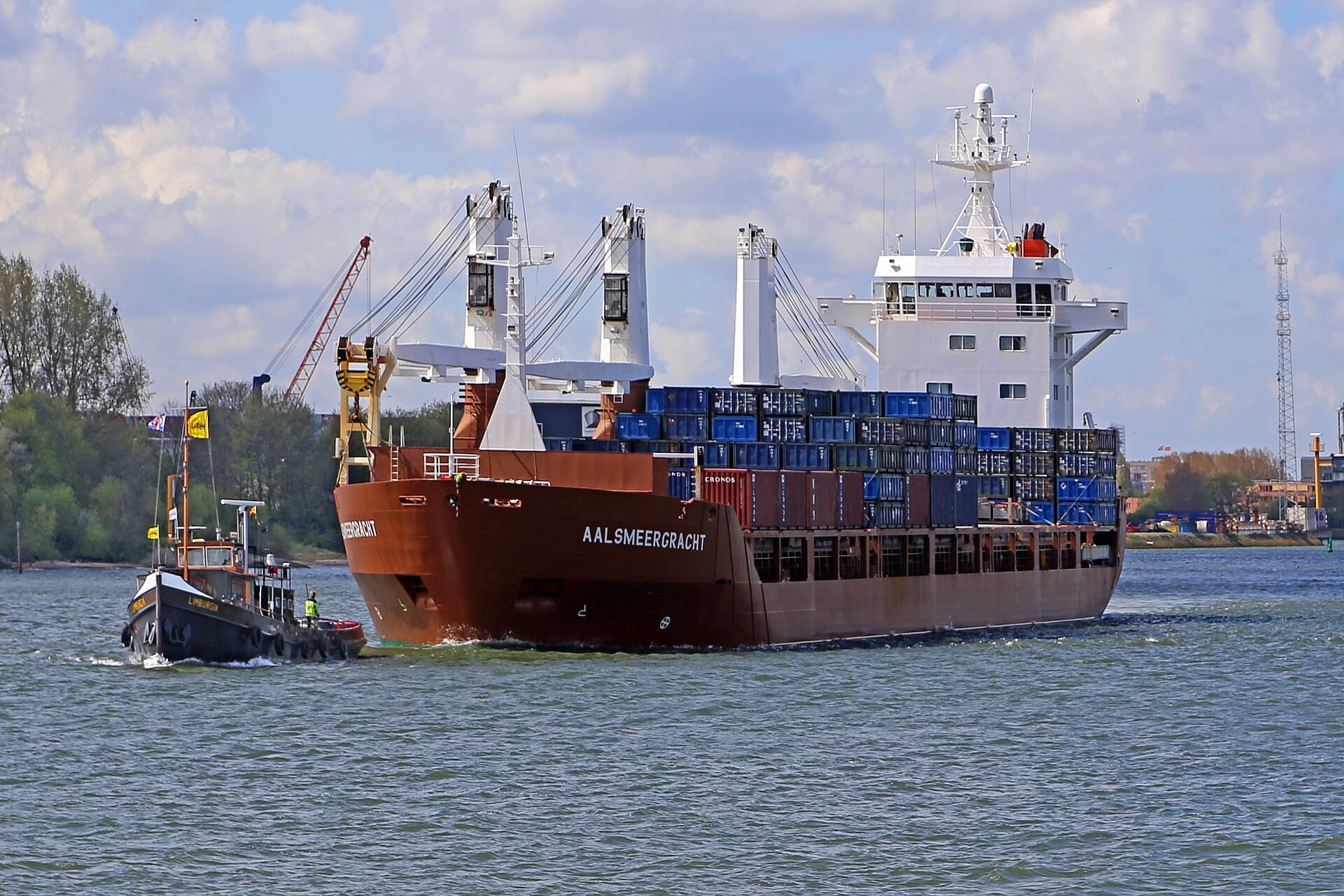 КАКО ПОСКАПАТА НАФТА влијае на цените на храната во Европа?