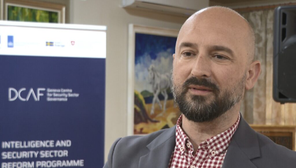 Новиот државен обвинител Савески положи заклетва: „Сиромашна институција не може да се бори против богати криминалци“