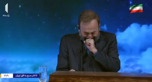 Моментот кога иранскиот новинар соопштува крај на една ера