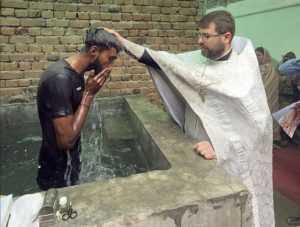 Над 30 новокрстени во Пакистан