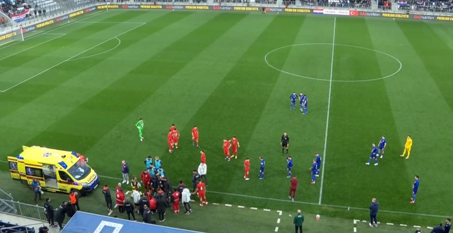 Драма во Осијек: Турски селектор се сруши среде натпревар! (ВИДЕО)