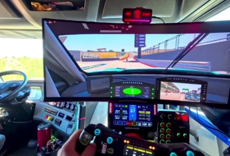 Најстрасниот камионџија-гејмер во историјата – во кабината има компјутер вреден околу 5.500 евра