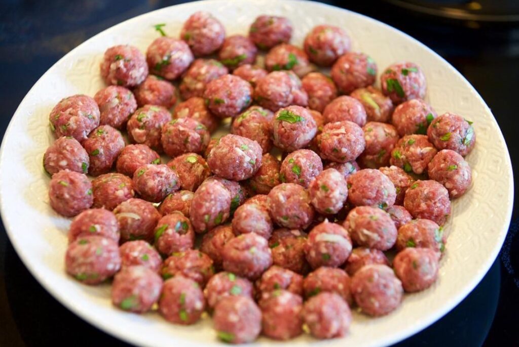 Во Македонија требало да влезат 27 тони небезбедно мелено месо од Парагвај