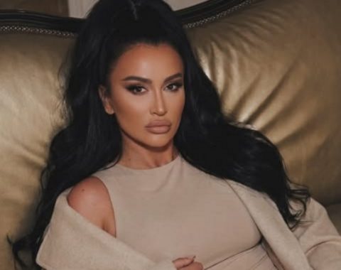 Смрт во семејството на Андреана Чекиќ: Пејачката итно морала да се врати од Занзибар