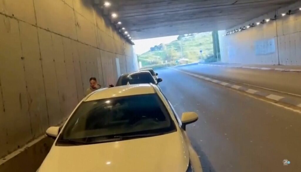 Стотици туристи блокирани на блискиот исток, меѓу нив и македонски државјани